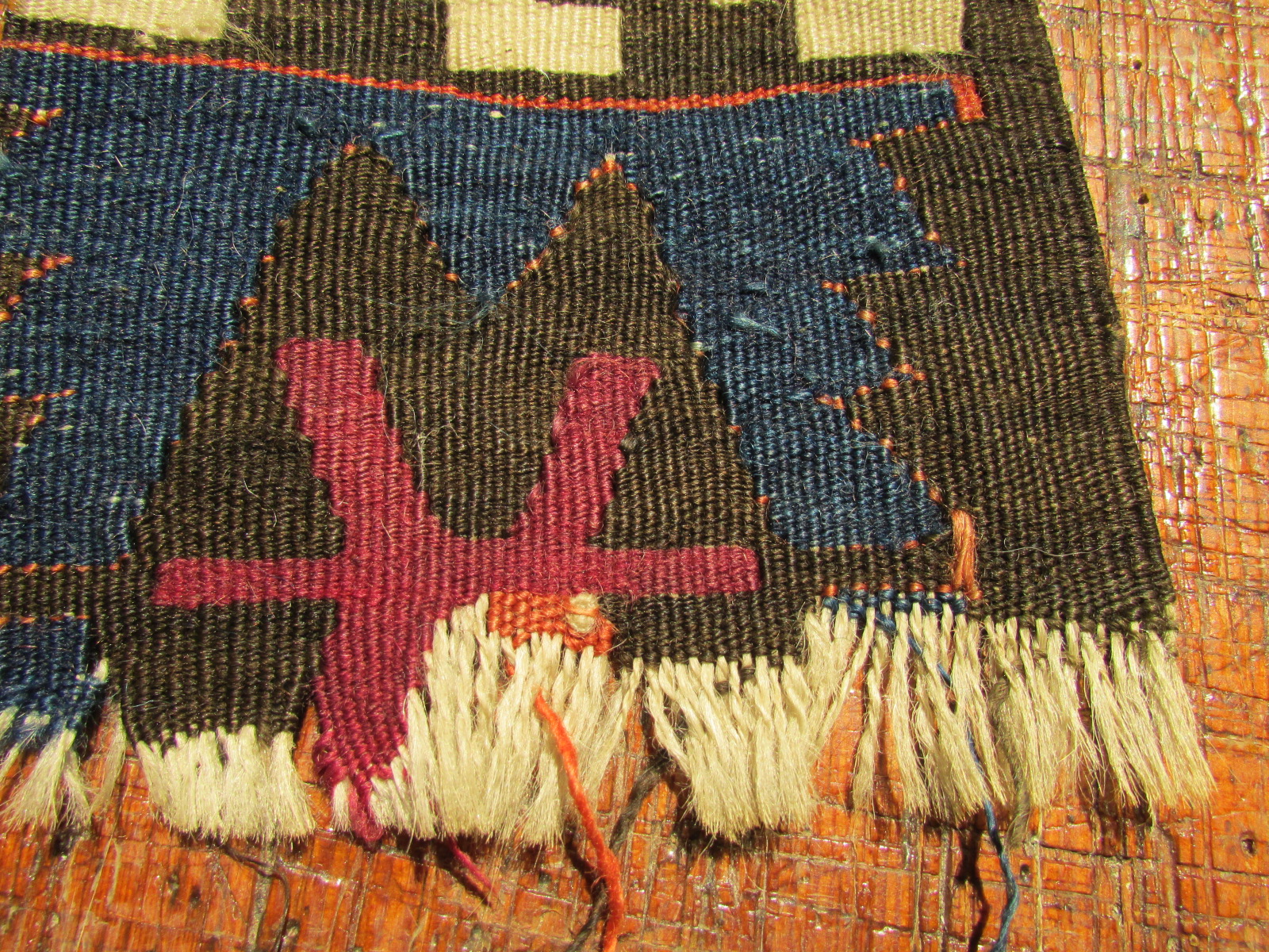 ggf1-kilim-end-unraveling.jpg